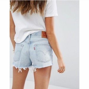 levi's light wash shorts